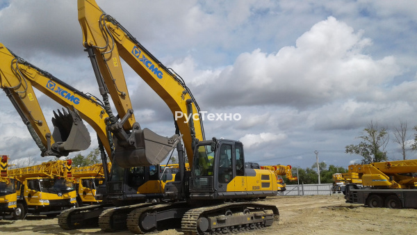 Гусеничный экскаватор XCMG XE260D
