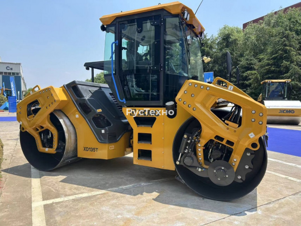 Двухвальцовый гидравлический каток XCMG XD135T