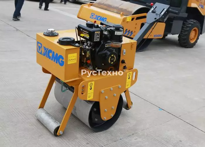 Ручной одновальцовый каток XCMG XMR040