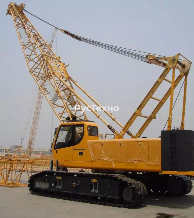 Гусеничный кран XCMG XGC90